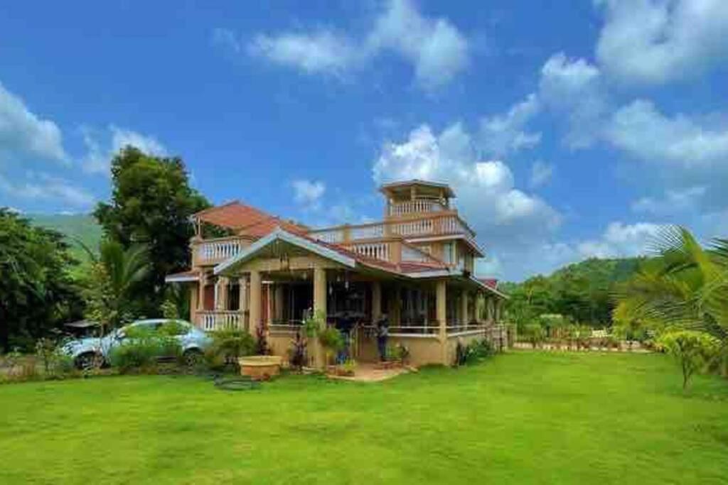 Shangri-La Valley Retreat Karjat Eksteriør billede